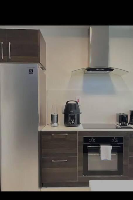Parkhurst Lux Condo Near Devon House Kingston Eksteriør bilde